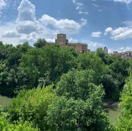 Spring-пролет Apartment, Old Town, * Велико Търново