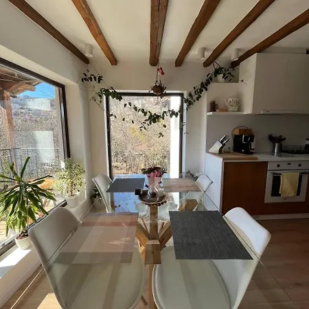 Spring-пролет Apartment, Old Town, Διαμέρισμα *