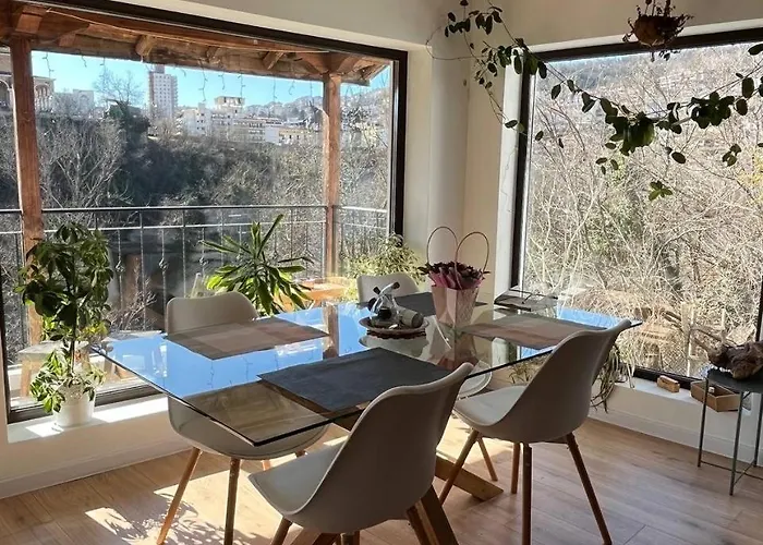 Spring-пролет Apartment, Old Town, Veliko Tărnovo